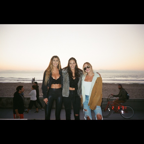 Meet your Posher, Christina - Picture 1 of 1